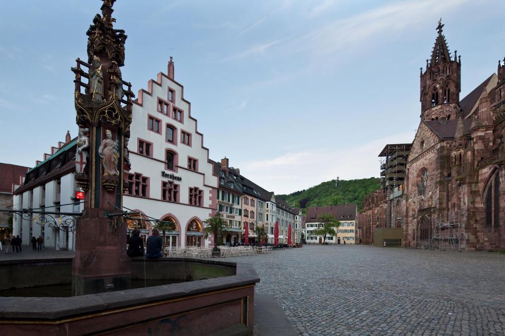Hotel Rappen Am Muensterplatz Freiburg im Breisgau Exterior photo